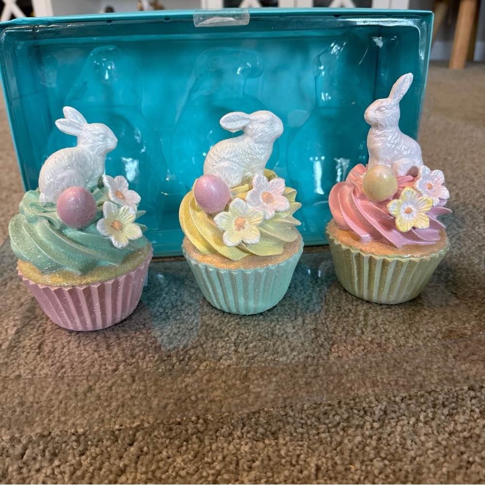 MARTHA STEWART Pastel Easter Bunny Faux Cupcakes Tier Tray Decor